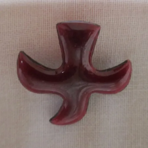 Product Cross "Dove" (Pin n°94) - Red Image